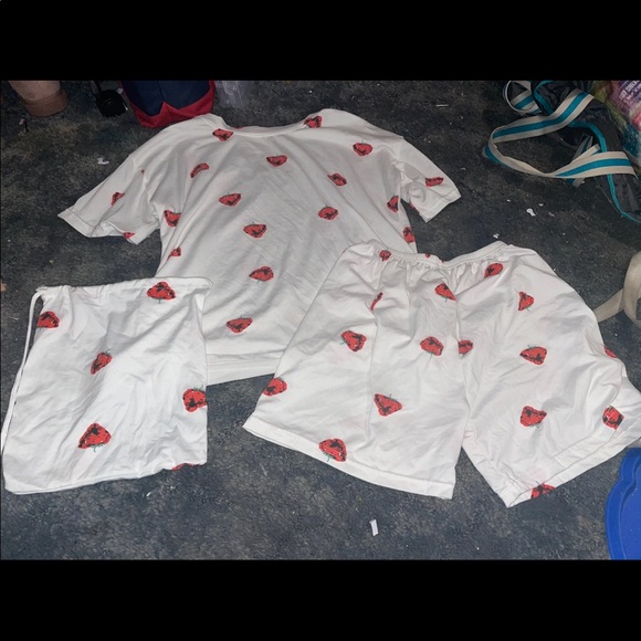 ROMWE Other - ROMWE strawberry pajama set